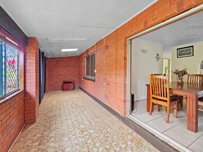 6 Eighth Avenue, Atherton