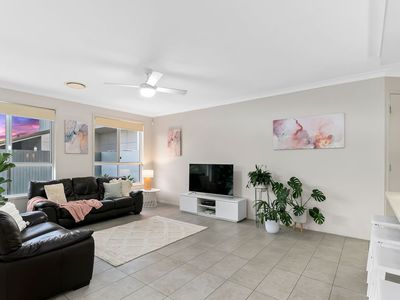 52 Habitat Drive, Wakerley