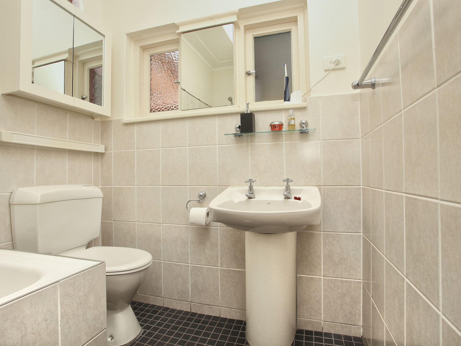 9 Robertson Street, Kogarah