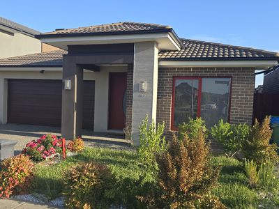 22 Romulus Crescent, Cranbourne West