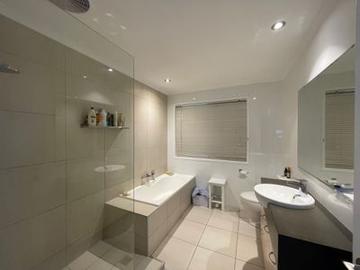 8 Earls Court, Point Vernon