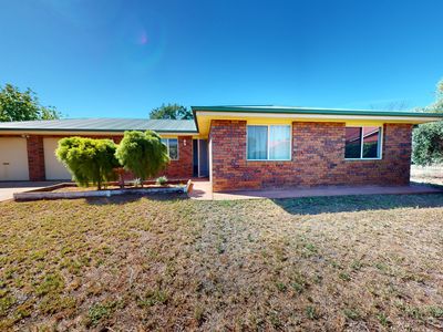105 Oak Crescent, Narromine