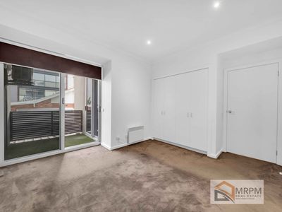 4 / 213 Buckley Street, Essendon