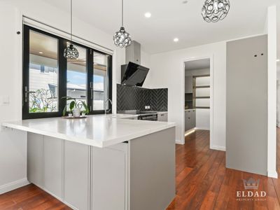 1 Marina Parade, Jacobs Well