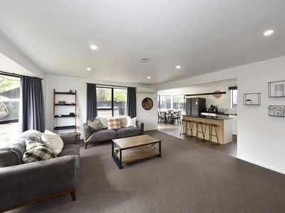 2 Edwins Way, Burwood