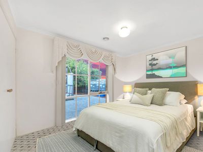 6 Ayres Close, Cranbourne North