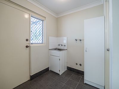 1 Curlew Court, Kelmscott