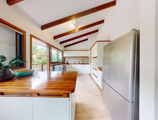 Beautifully presented Noosa Heads Home - AVAILABLE LATE JANUARY image 8