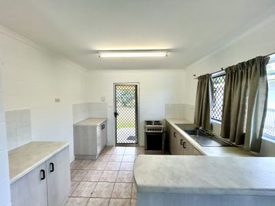2 / 152 Trinity Beach Road, Trinity Beach