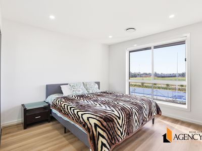 9 Magill Glade, Schofields