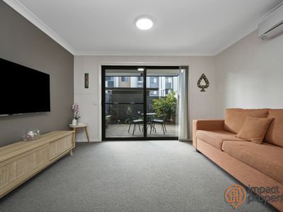 10 / 2 Trist Street, Franklin