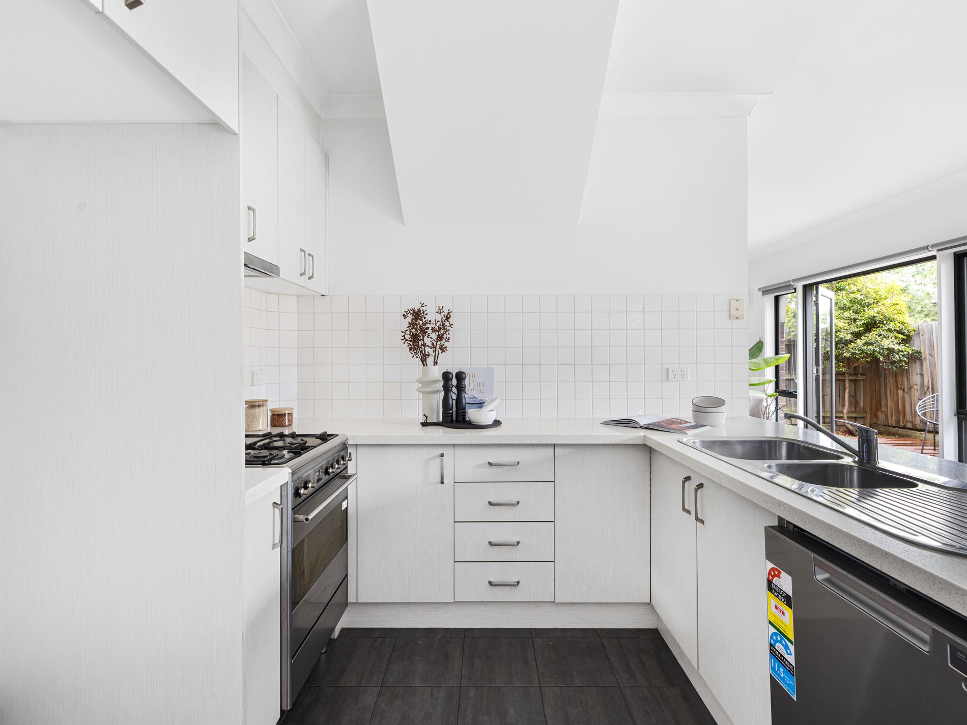 1 / 3 Mary Street, Spotswood