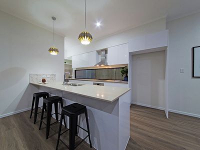144 Kamarin Street, Manly West