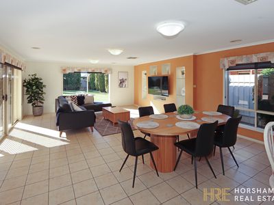 16 Burnett Street, Horsham