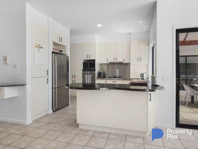 6 Peppertree Grove, Strathdale