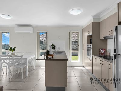 4 Phoebe Way, Gleneagle