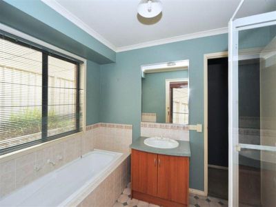 4 Londey Street, Kangaroo Flat