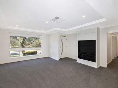 9 Eaves Street, Holt