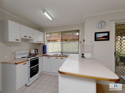 6 Bangalow Crescent, Raceview