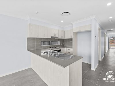 57 Flying Fox Circuit, Oakville