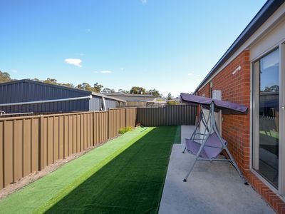 1 / 4 Rosemary Court, Golden Square