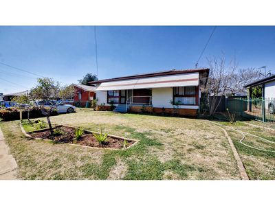 28 Armstrong Crescent, Dubbo
