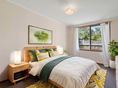 2 Cray Point Parade, Eggs And Bacon Bay