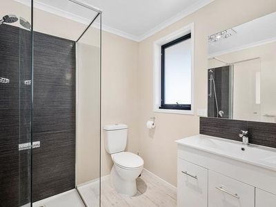 8 Sunsail Street, Snug