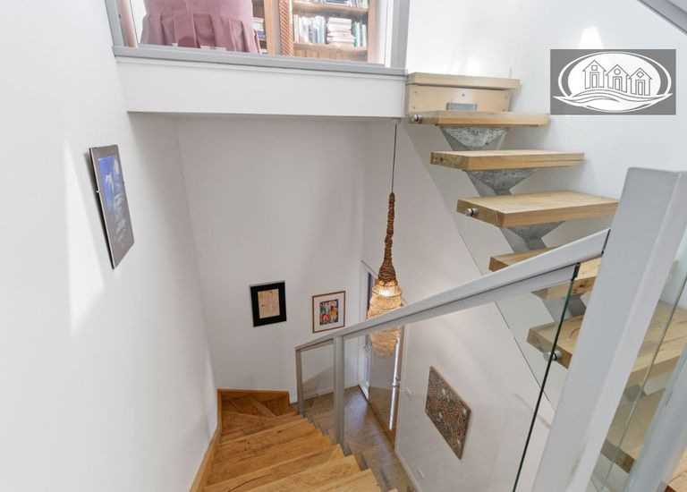 8 Aquarius Court, Portland North