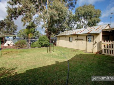 72 Williams Road, Horsham