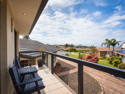 1 / 13 Waratah Court, Tura Beach