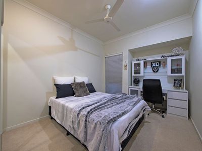 18 Barrington Crescent, Wakerley