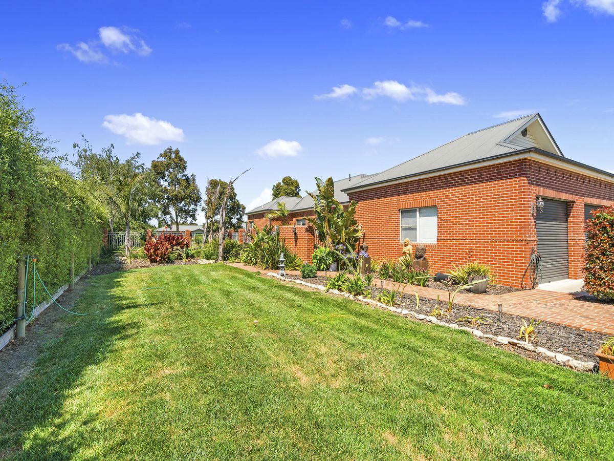 17 Evelyn Drive, Sale Heart Property