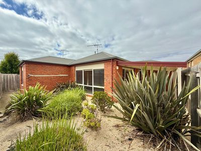 6 Watson Avenue, Belmont