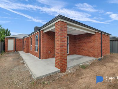 5 Rothschild Close, Epsom