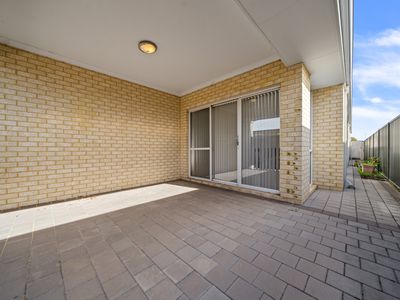 4 Strathclyde Circuit, Champion Lakes