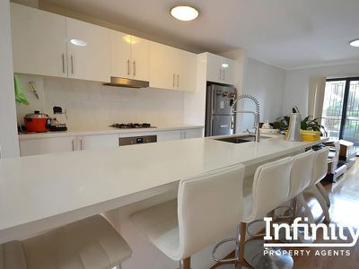 4 / 141 Carlingford Road, Epping