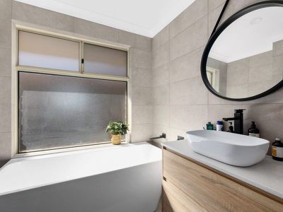 6 Baxter Close, Huntingdale