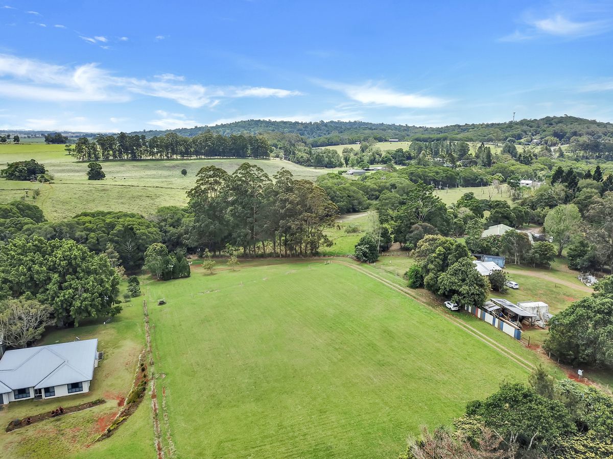 48 Russell Road West, Lake Eacham