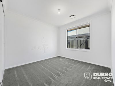 26A Violet Circuit, Dubbo