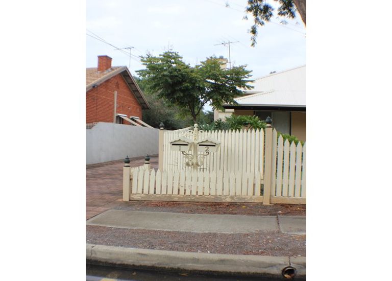 1 / 12A King Street, Glandore
