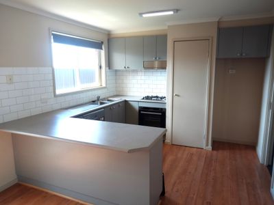2 / 1 Narebar Street, Bell Park