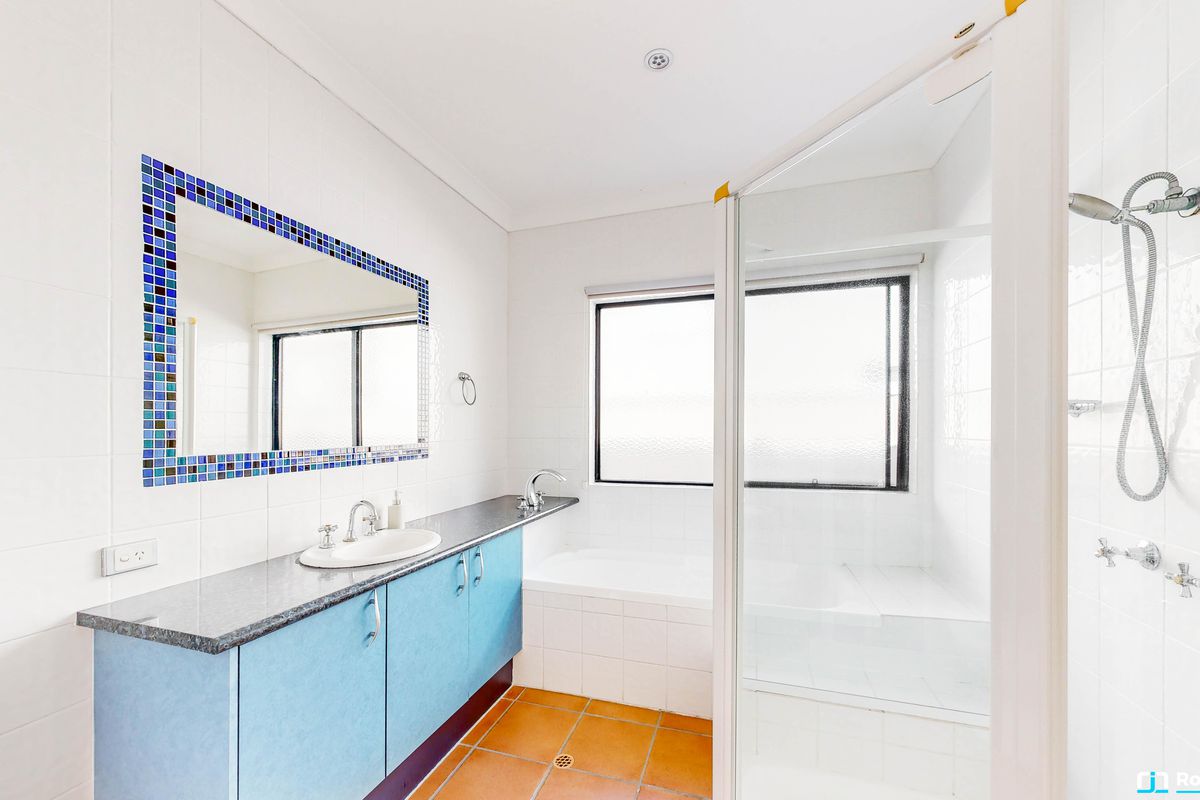 16 Tibrogargan Place, Pelican Waters