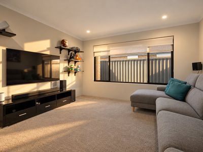 18 Barclay Way, Piara Waters