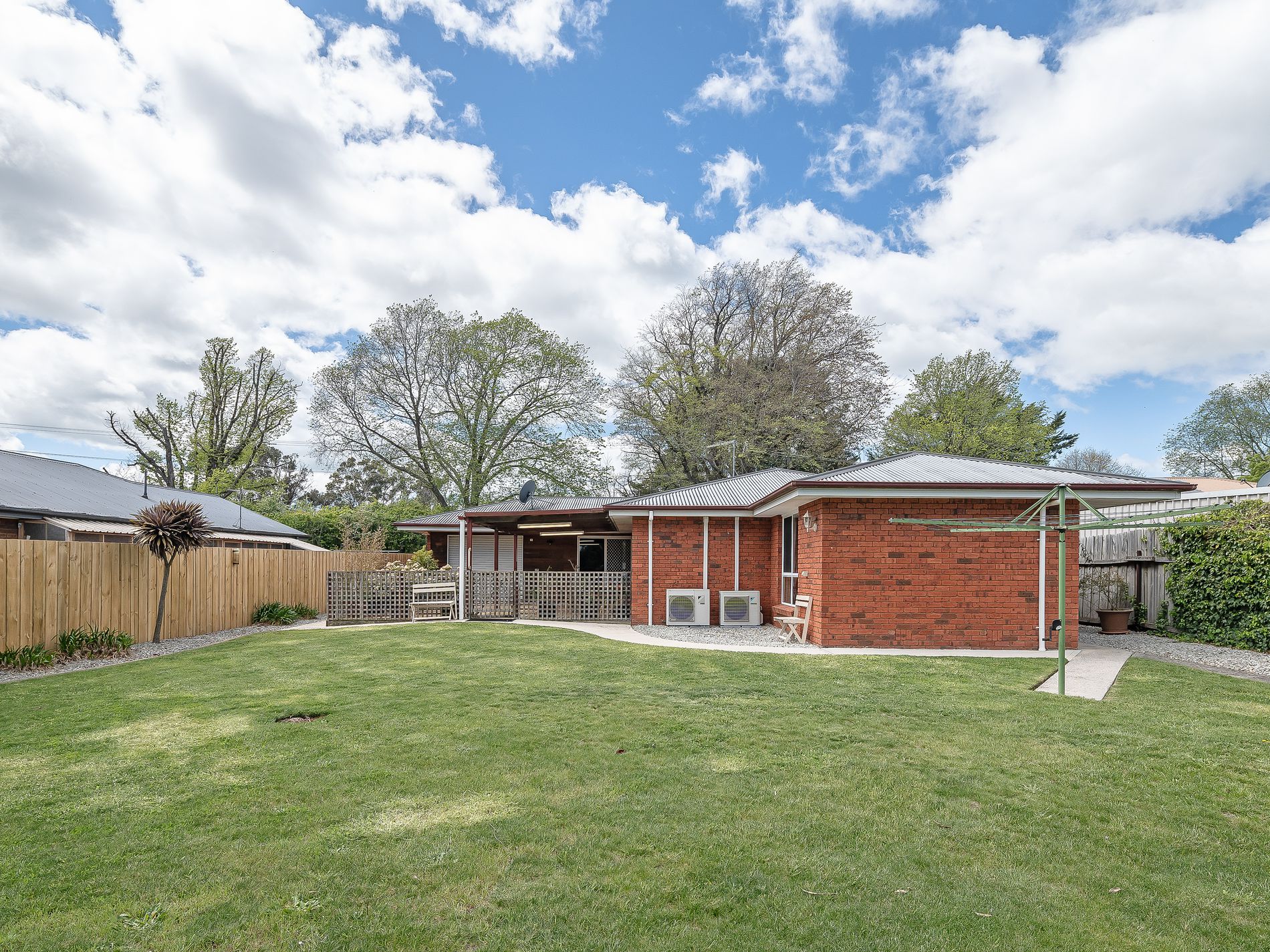 150 Wellington Street, Longford