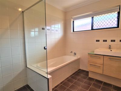 33 Carnaby Street, Macgregor