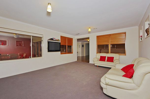 5 Snowden Place, Greenvale