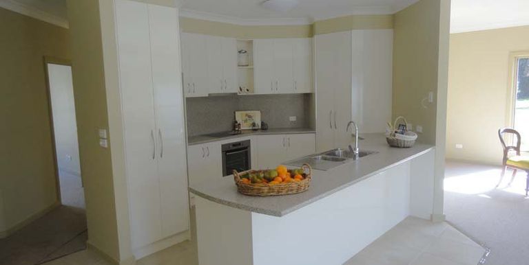 2 Lily Street, Violet Town