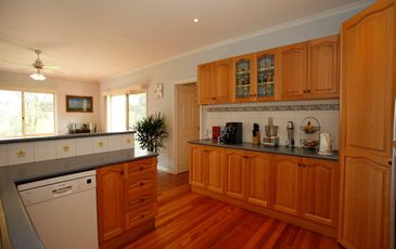 25-27 Grant Court, Beaconsfield Upper