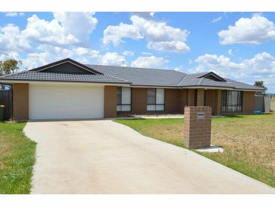 1 / 9 Silversmith Place, Gunnedah